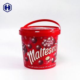 بسته بندی بیسکویت های رنگارنگ شکلاتی رنگی ایمیلی IML سطل 1340ml